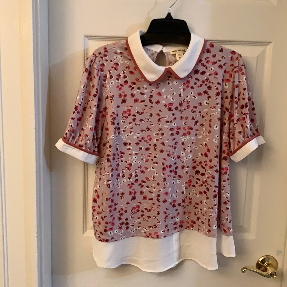 NWT colorful top with white collar